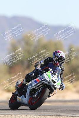 media/Nov-02-2025-CVMA (Sun) [[337aff29ab]]/Race 8-Formula Lightweight Twins Shootout/